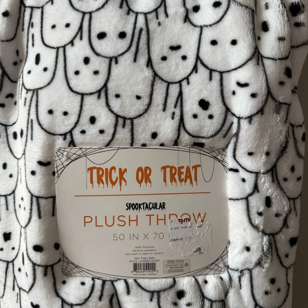 Ghost Blanket Halloween Viral NEW Boo Spooky Plush Haunted Throw Decor - Picture 3 of 5